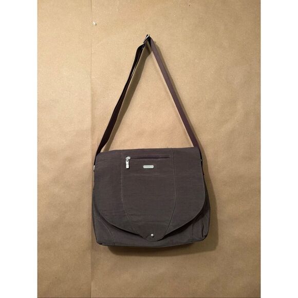 Baggallini Neighborhood Laptop Bag - Picture 3 of 8